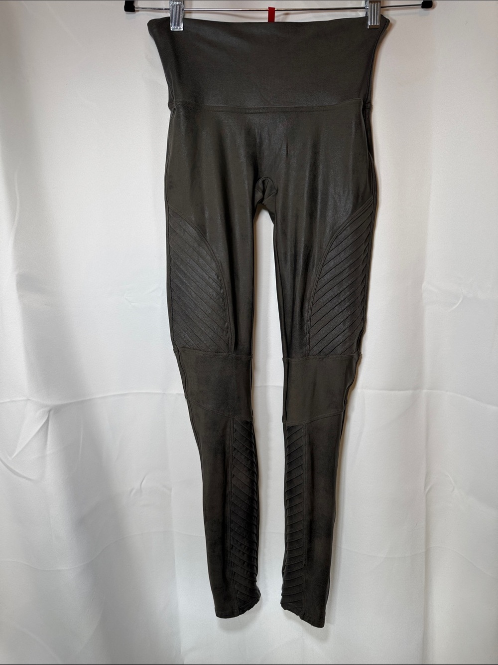 SPANX High-Waist Ribbed Detail Leggings in Dark Olive size:M